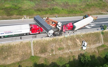 Hãy biết sợ khi vượt xe container