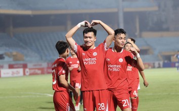 Hé lộ mức lương khủng đội bóng Thái Lan chi ra mời QBV Việt Nam