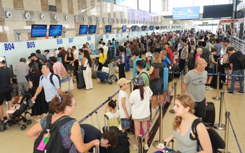 Giá vé máy bay cao do giá, phí sân bay?