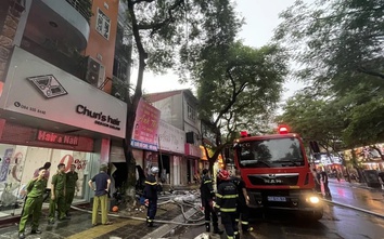 Cháy nhà ở kết hợp kinh doanh ở Hà Nội lúc rạng sáng
