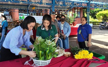 Giỏ lễ xanh, không đốt vàng mã ở Côn Đảo