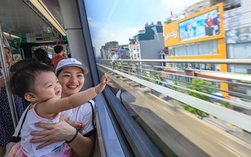 Người dân Thủ đô hào hứng trải nghiệm metro Nhổn - ga Hà Nội