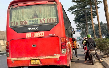 Hà Nội: Ngăn xe dù, bến cóc lộng hành cuối năm