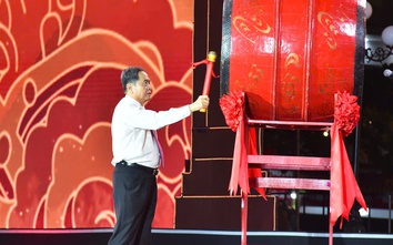 Chủ tịch Quốc hội Trần Thanh Mẫn khởi trống khai hội Lễ hội mùa Thu Côn Sơn - Kiếp Bạc