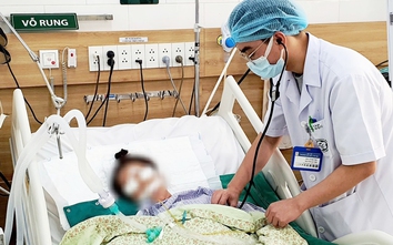 Suýt bỏ mạng vì bài thuốc “rỉ tai”