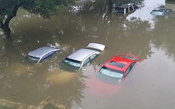 Bảo hiểm liên tiếp nhận cuộc gọi báo xe bị thủy kích