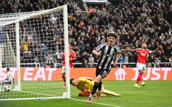 Harvey Barnes tỏa sáng, Newcastle vùi dập Benfica tại Champions League