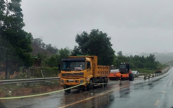 Tạm dừng nhiều mũi thi công cao tốc qua miền Trung do ảnh hưởng bão số 12