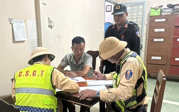 Dừng xe trên cao tốc Mỹ Thuận - Cần Thơ để bay flycam, tài xế bị xử phạt và trừ điểm GPLX