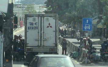 Hành khách xe ôm công nghệ tử vong thương tâm sau va chạm với xe tải ở Nha Trang
