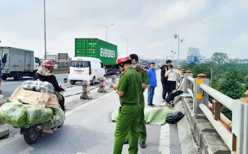 Bản tin TNGT 9/10: Xe máy tông vào đuôi xe tải đang đỗ, nam tài xế tử vong tại chỗ