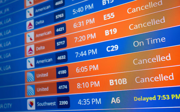 Tổng thống Mỹ ra "tối hậu thư" yêu cầu nhân viên không lưu quay lại làm việc