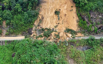 Lên phương án nổ mìn phá khối đá hàng trăm tấn chắn đường đèo Khánh Lê