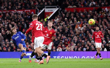 Thi đấu hơn người, MU vẫn thua sốc Everton