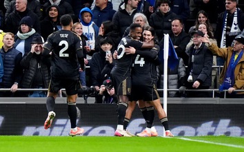 Đánh bại Tottenham, Fulham có chiến thắng đầu tiên trên sân khách