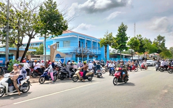 Giải pháp khắc phục ùn tắc giao thông khu vực cổng trường học ở Cà Mau