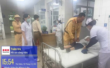 CSGT Đà Nẵng dùng xe đặc chủng đưa học sinh lớp 1 bị rắn cắn đi cấp cứu kịp thời