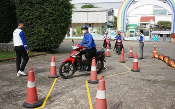 HEAD Sơn Minh tập huấn lái xe an toàn cho hơn 100 đoàn viên thanh niên ở TP.HCM