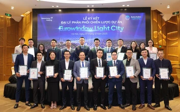18 đại lý chiến lược ký kết phân phối dự án Eurowindow Light City
