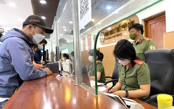 Mất tiền, hủy tour vì bị cấm xuất cảnh