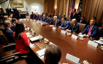 Nhà Trắng cấm phóng viên nhiều hãng tin lớn đưa tin cuộc họp Nội các đầu tiên