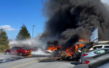 Mỹ: Máy bay rơi trúng bãi đỗ xe viện dưỡng lão, loạt ô tô bị thiêu rụi