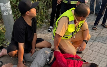 Cảnh sát truy đuổi khống chế đối tượng cướp giật điện thoại trên phố