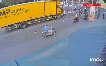 Bản tin TNGT 27/3: Đi vào điểm mù của xe tải, một người người đàn ông bị cán tử vong