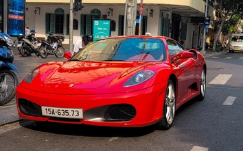 Siêu xe hàng hiếm Ferrari F430 xuất hiện trên đường phố Việt Nam