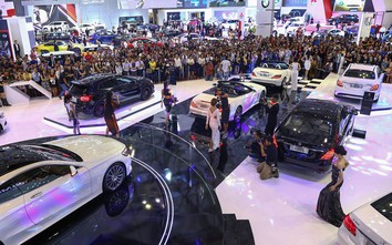 Thị trường ô tô Việt: Cuộc cạnh tranh giữa cũ và mới