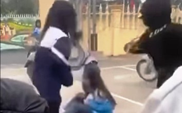 Vụ nữ sinh bị "đánh hội đồng": Do mâu thuẫn trên mạng xã hội