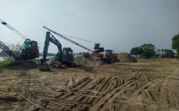 Cát xây dựng ở các tỉnh bắc miền Trung bất ngờ khan hiếm, giá tăng cao