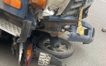 Xe tải đâm xe máy rồi bỏ chạy, kéo lê nạn nhân đến tử vong