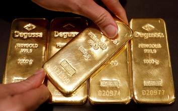 Vàng bị mua quá mức nhưng vẫn trên đà tăng giá