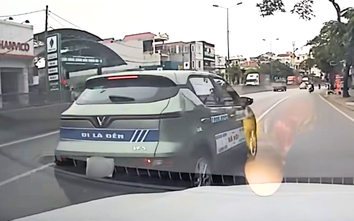 Tài xế ô tô liên tục lạng lách, chèn ép xe đi sau