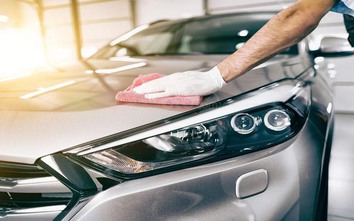 Ô tô mới tồn kho bị ố sơn, có nên mua?