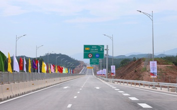 Cận cảnh 49km tuyến chính cao tốc Bùng - Vạn Ninh sắp đưa vào khai thác