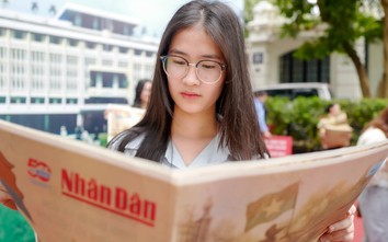 Đi trăm km, xếp hàng nhiều giờ chờ nhận phụ san Báo Nhân Dân
