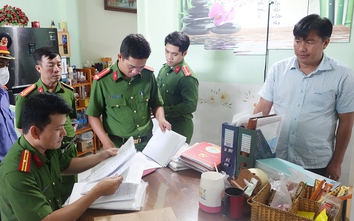 Bắt nguyên giám đốc và kế toán trưởng trung tâm giáo dục nghề nghiệp ở An Giang