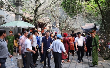 Tạm dừng hoạt động vui chơi, giải trí hội Đền Hùng trong 2 ngày Quốc tang