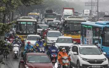 Cửa ngõ Hà Nội chật như nêm ngày đầu nghỉ lễ Giỗ Tổ Hùng Vương