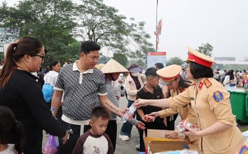 Những hình ảnh đẹp của CSGT tại lễ hội Đền Hùng