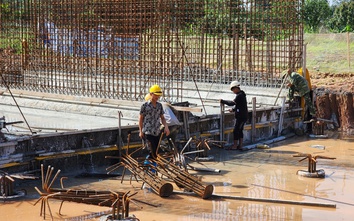 Gác nghỉ lễ, hàng trăm công nhân bám công trường Vành đai 4