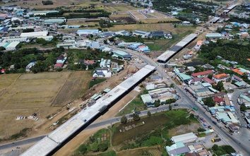 Hoàn thành cầu vượt ngang Vành đai 3 nối cao tốc Bến Lức - Long Thành