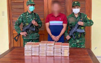 Bắt đối tượng vận chuyển 38 bánh heroin từ Lào về Việt Nam
