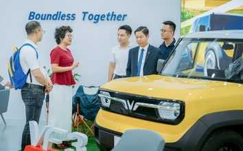 Xanh SM và hai mẫu xe điện VinFast ra mắt tại Lào