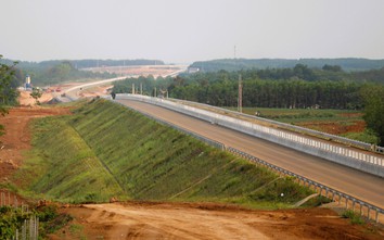 Giải phóng mặt bằng cho công trình kiểm soát tải trọng xe trên cao tốc Vạn Ninh - Cam Lộ