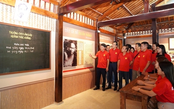 Về trường dạy làm báo đầu tiên giữa núi rừng ATK