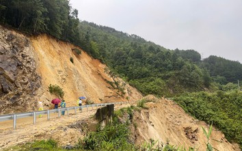 Lai Châu: QL4D sạt lở nghiêm trọng, các phương tiện đi theo hướng nào?