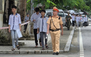 Những người đồng hành cùng sĩ tử trong kỳ thi THPT 2025